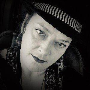 Meet your Posher, Alicia